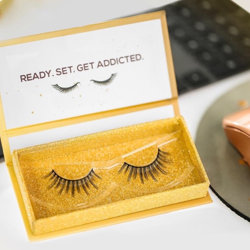 Lashaholic: Instaglam Lashes